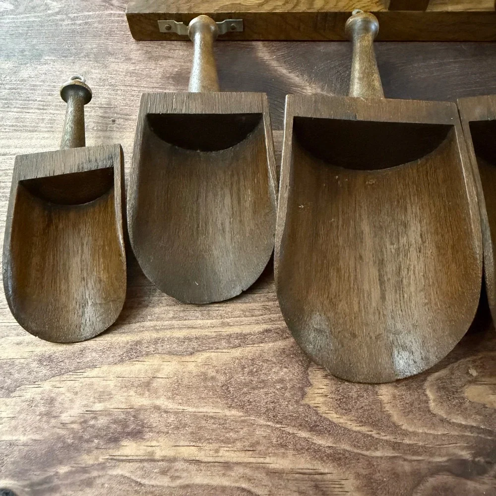 Vintage Wooden Measuring Scoop Set 5 Piece with Wall Mount Display Rack Brown
